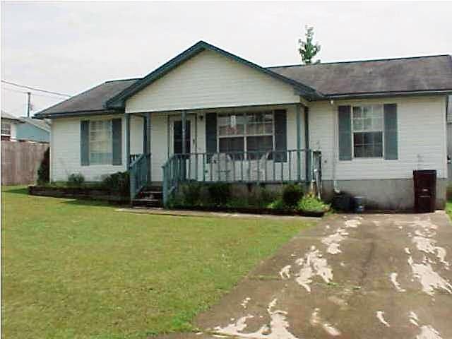 You'll adore this 3BR/2BA home for rent in Crestview, Florida. This rental home features a split floor plan and a nice deck to relax on after a long day at work. This rental is located on a cul de sac in a quiet neighborhood just south of I-10, perfect for a quick commute to the nearby air force bases or area communities.
