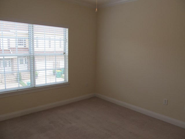 WALTON OAKS - Residential Lease