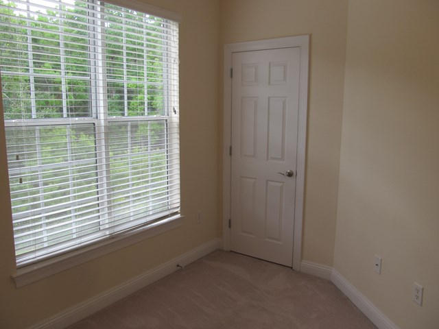 WALTON OAKS - Residential Lease