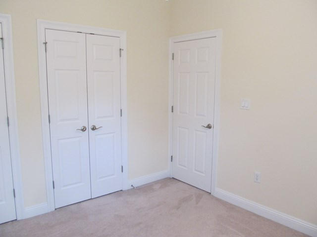 WALTON OAKS - Residential Lease