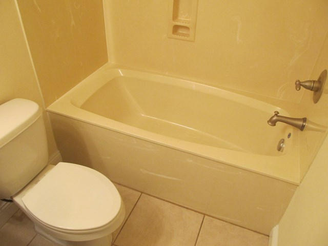 WALTON OAKS - Residential Lease
