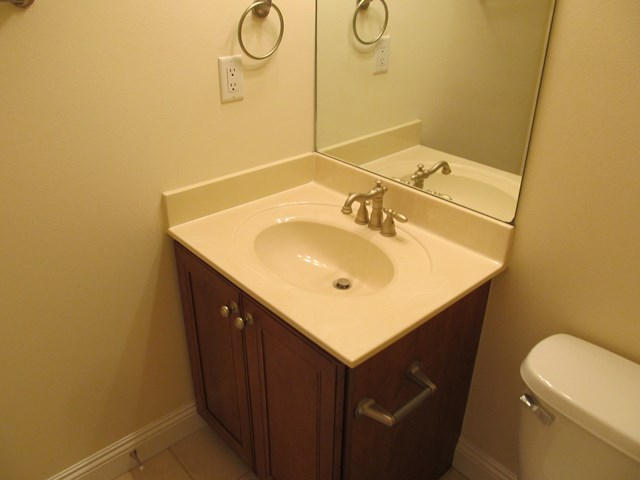 WALTON OAKS - Residential Lease