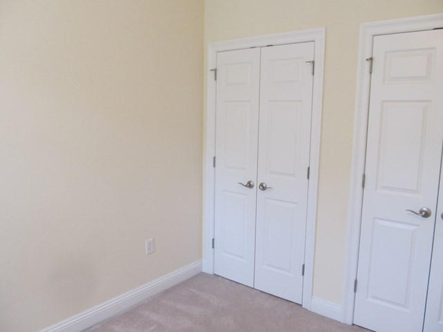 WALTON OAKS - Residential Lease