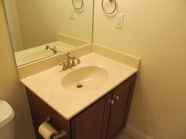 WALTON OAKS - Residential Lease