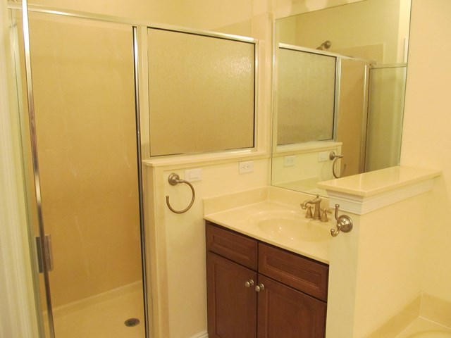WALTON OAKS - Residential Lease