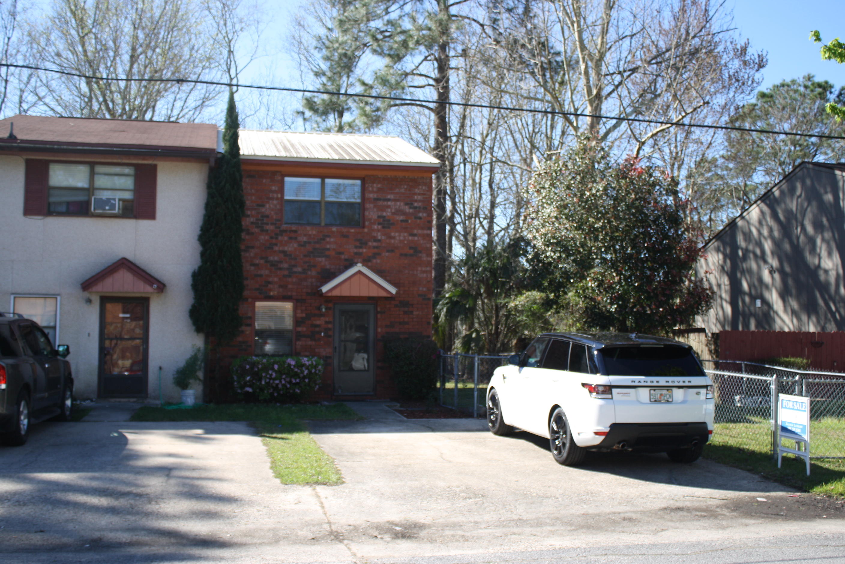 LEESA JENNIFER ACRES - Residential