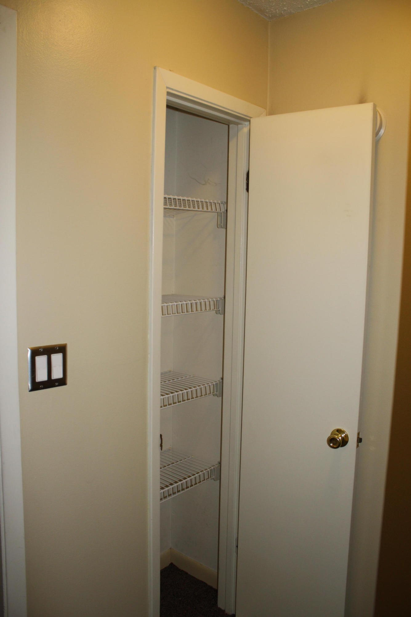 LEESA JENNIFER ACRES - Residential
