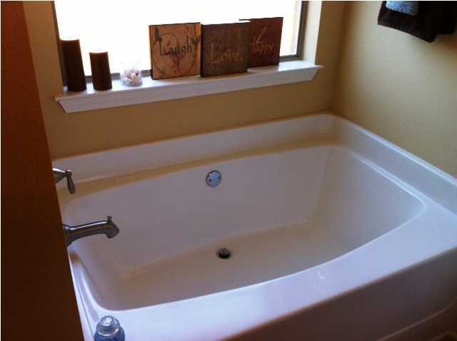 WHISPERING LAKE - Residential Lease