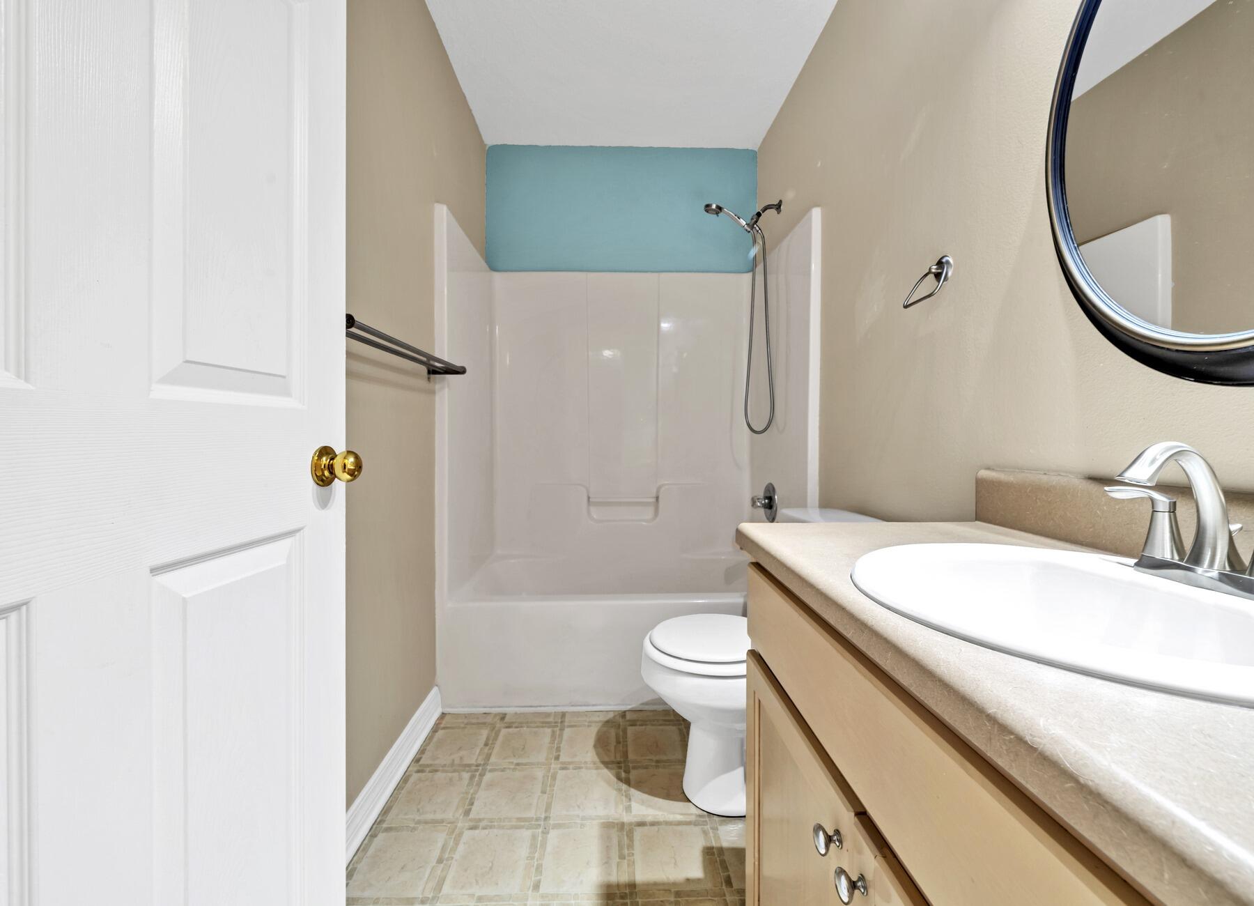 CREETWOOD PLACE - Residential Lease