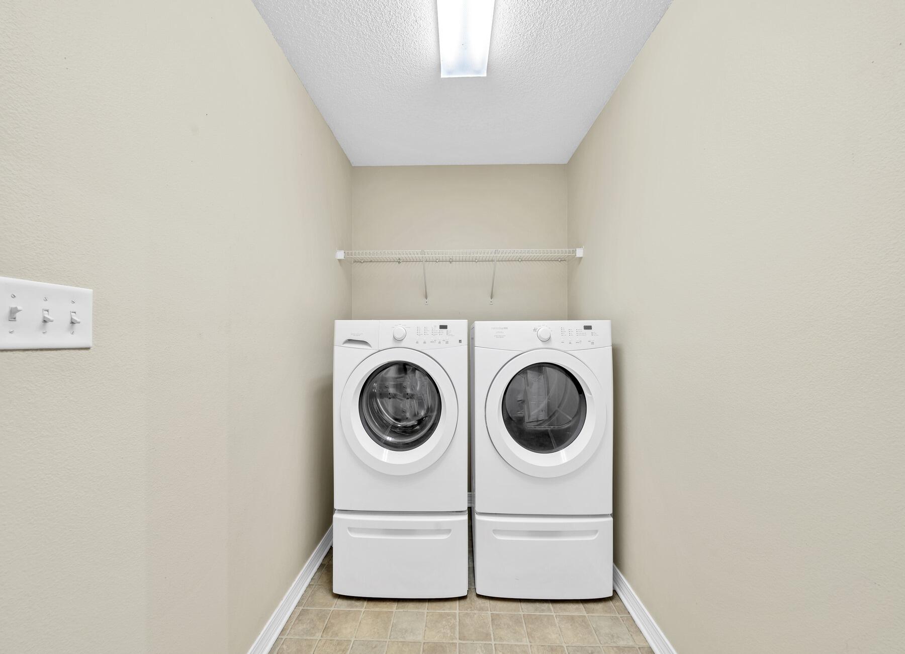 CREETWOOD PLACE - Residential Lease