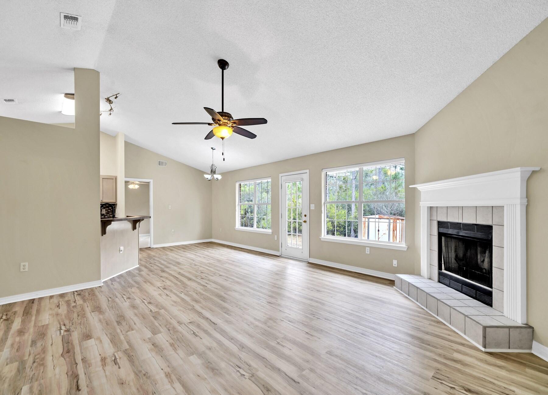 CREETWOOD PLACE - Residential Lease