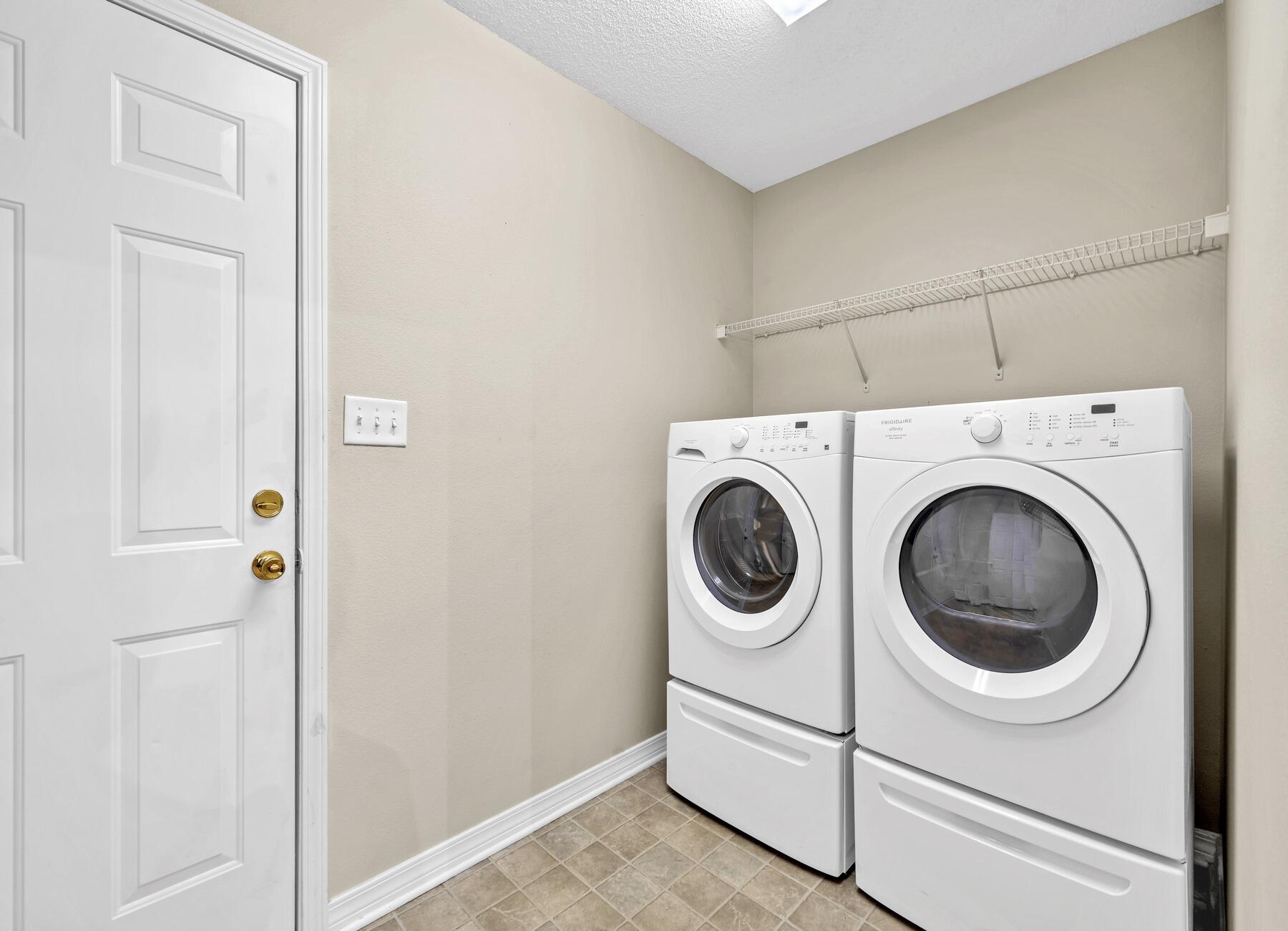 CREETWOOD PLACE - Residential Lease