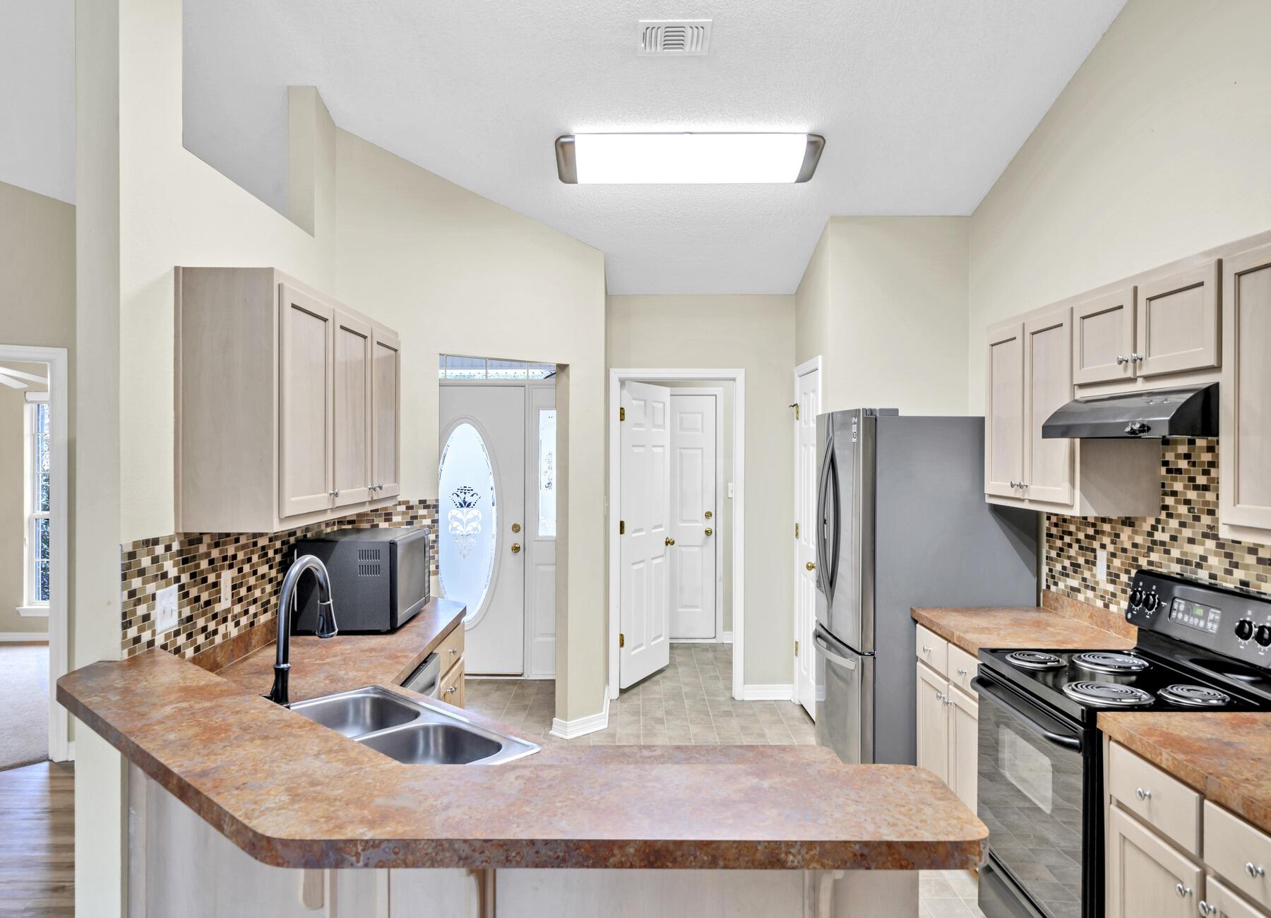 CREETWOOD PLACE - Residential Lease