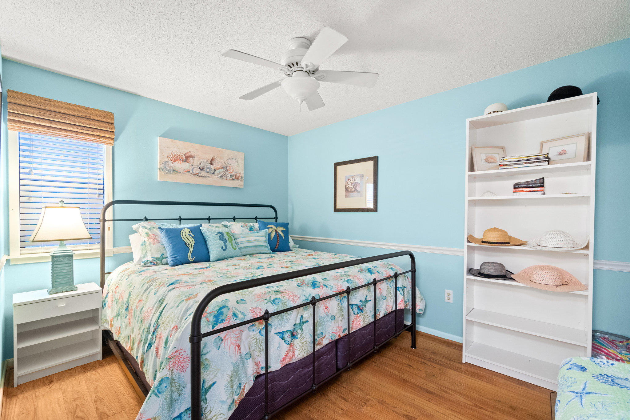 BEACHWOOD VILLAS CONDO PH 2 - Residential