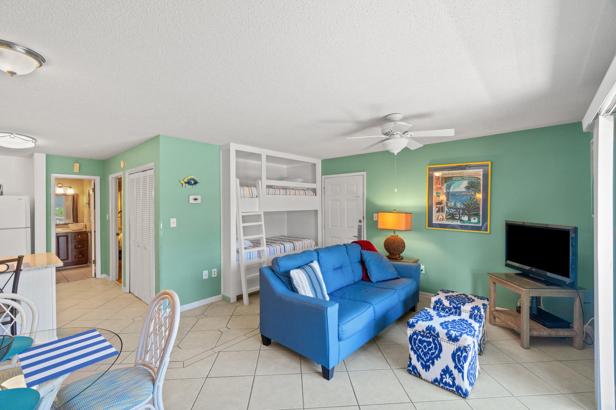 BEACHWOOD VILLAS CONDO PH 2 - Residential
