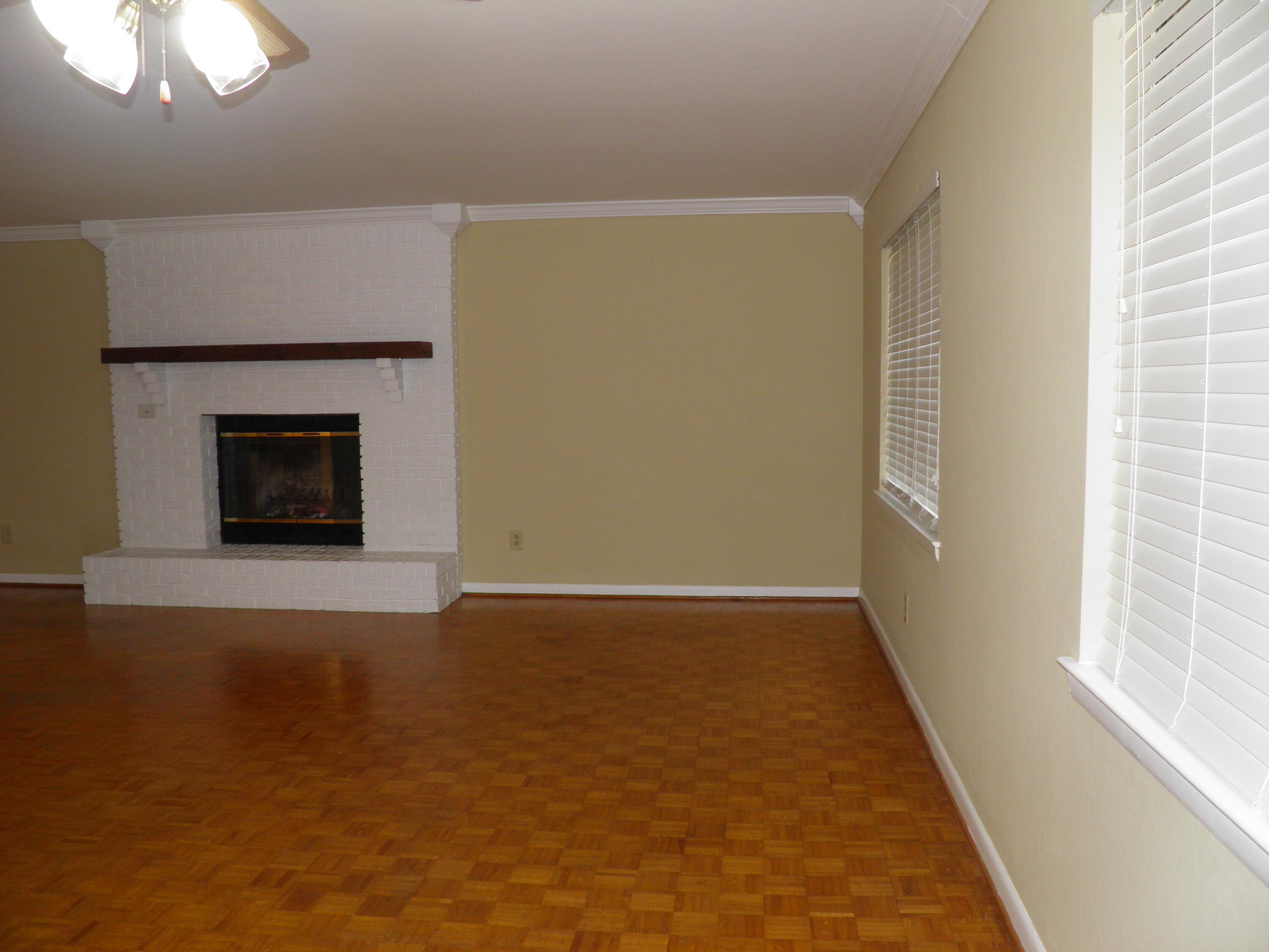 COLONY ESTATES - Residential Lease