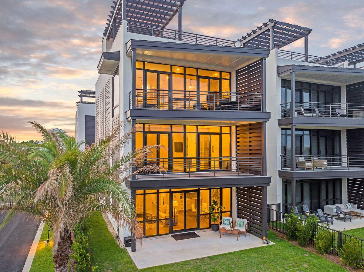 CREST DEVELOPMENT - Residential