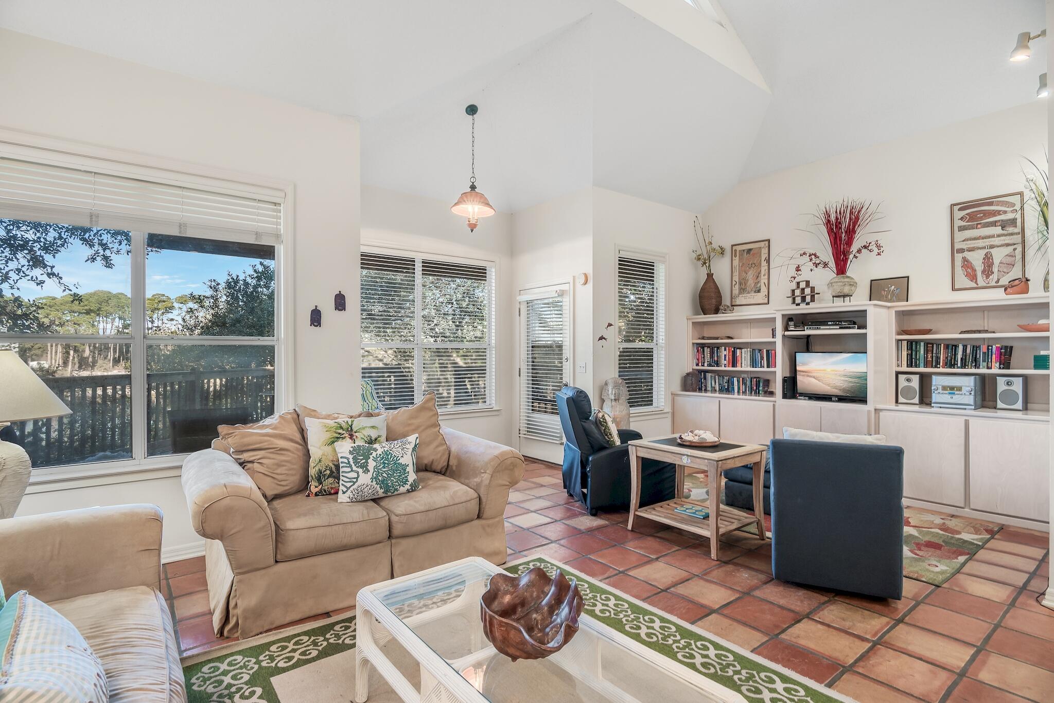 BEACH HIGHLAND - Residential