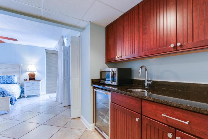 LOng Beach Towers IV - Residential