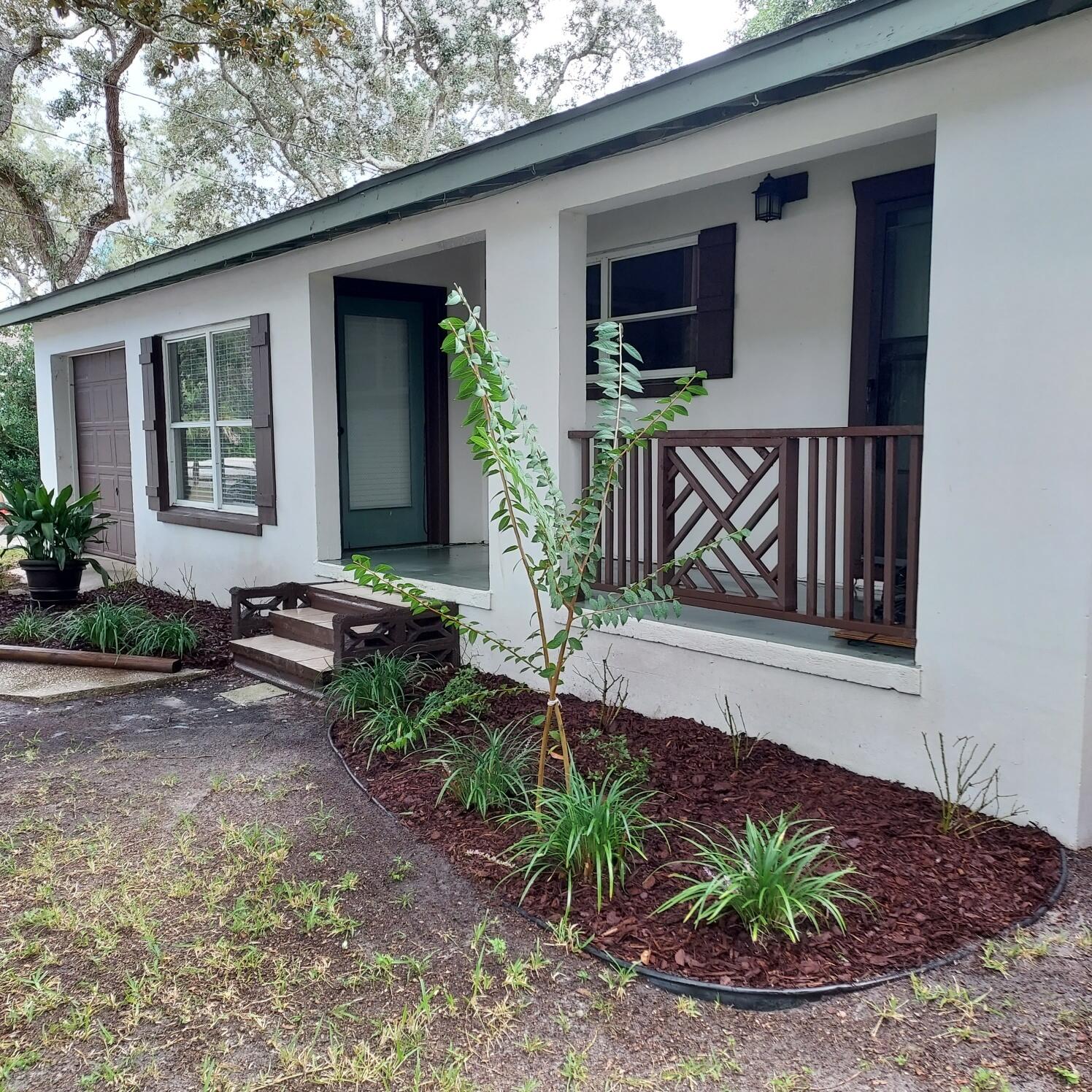 This is a 2 bedroom 1 bath house across the street from Clement E. Taylor Park. This home has been renovated throughout and freshly painted inside and outside. Pet friendly with a big fenced backyard. Washer and dryer in home. Water, trash, pest control, and lawn care provided by owner.
Please call or text Parker Smith at (850)-516-9759 with any questions or to inquire about walkthroughs