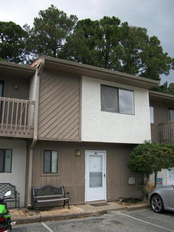 2 bedroom 2 bath unit. Community has a nice pool. Close to the Beaches of Okaloosa Island.Owner will consider small pet less then 30 pds. with a $255 non refundable pet fee.