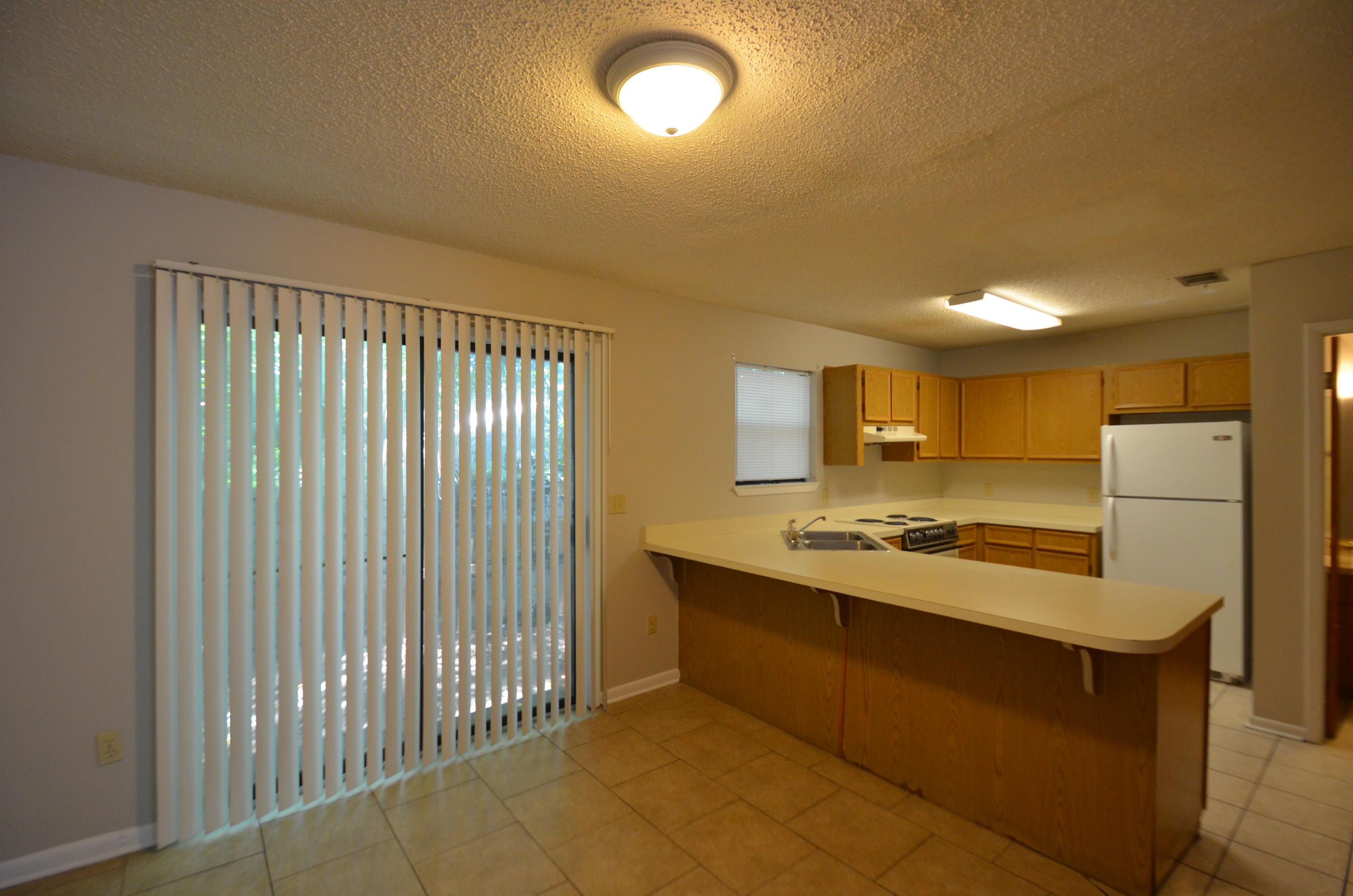 OAK TREE MANOR - Residential Lease