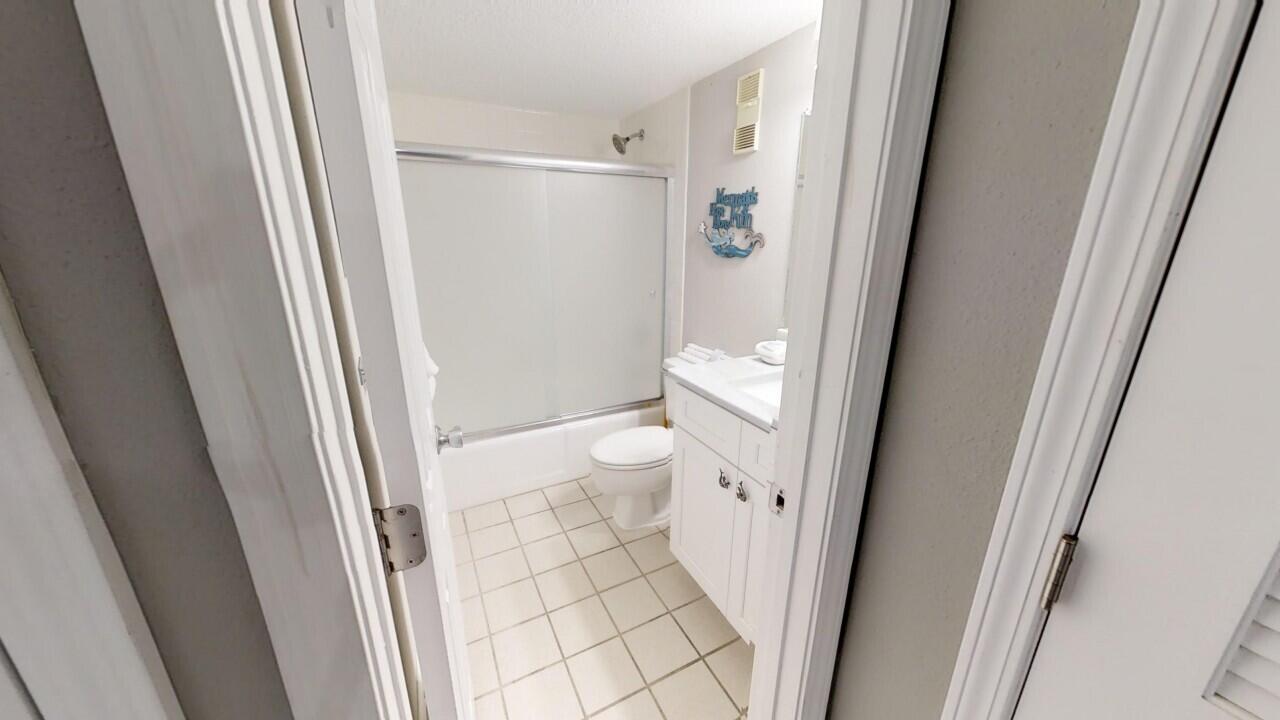 ISLANDER CONDO PH 2 - Residential
