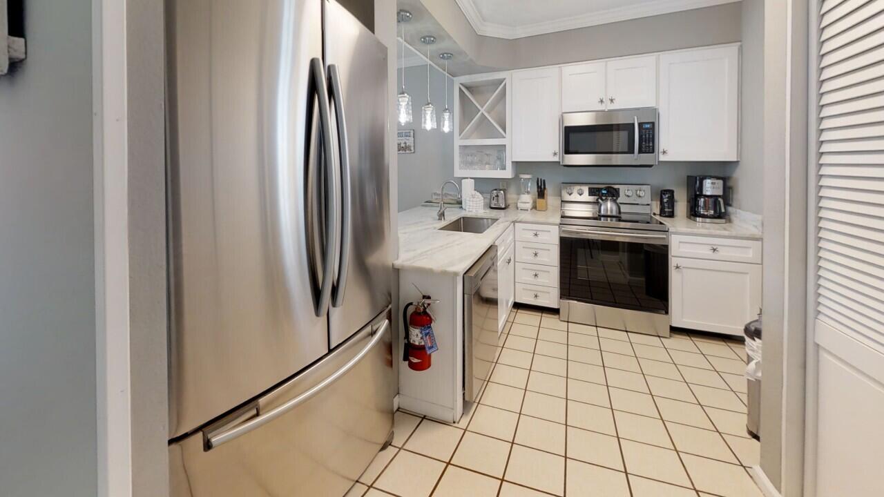 ISLANDER CONDO PH 2 - Residential
