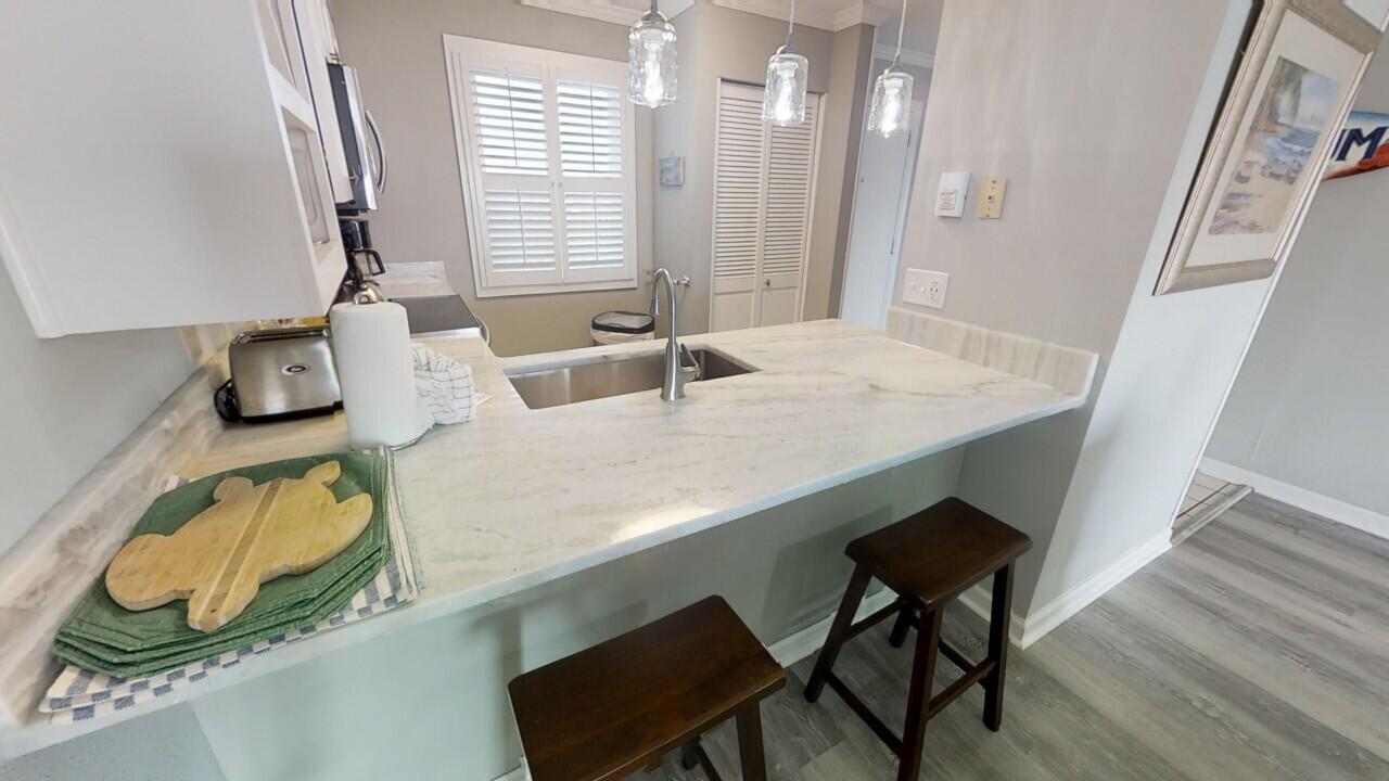 ISLANDER CONDO PH 2 - Residential