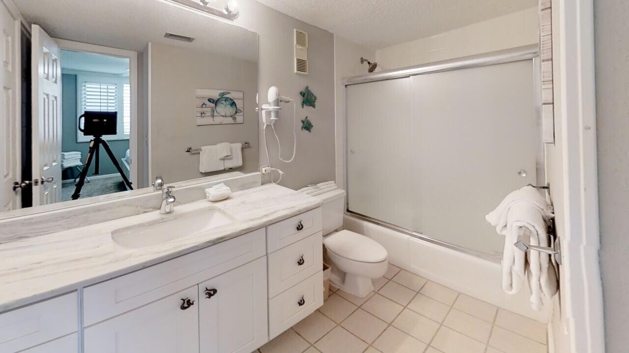 ISLANDER CONDO PH 2 - Residential