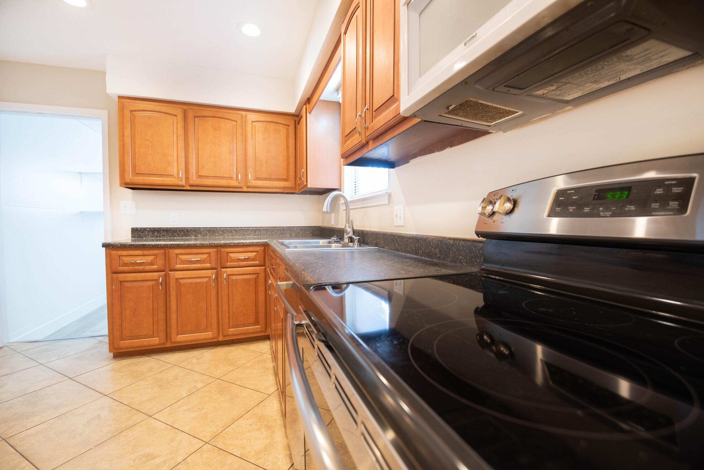 VALPARAISO PINECREST 2 - Residential Lease