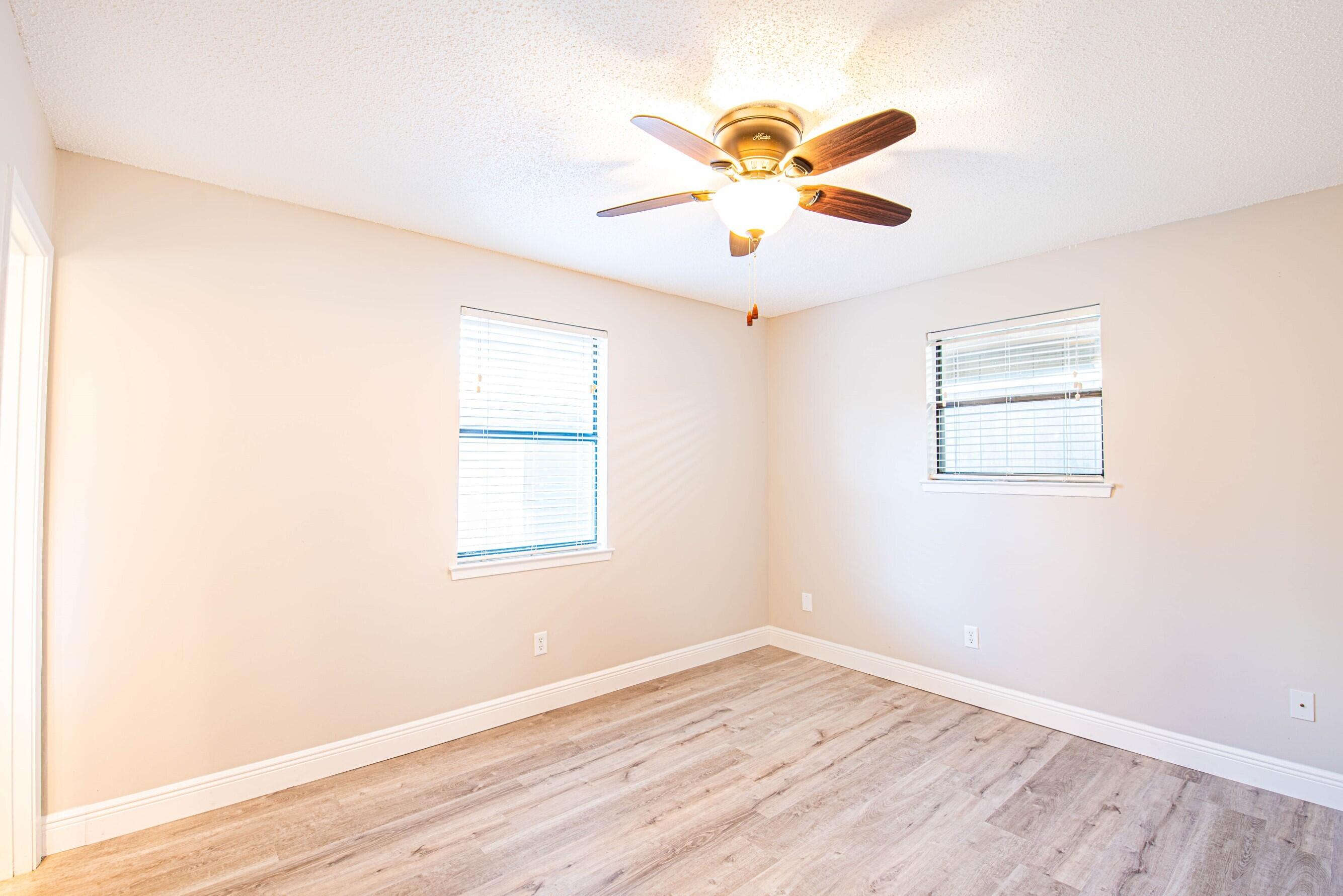 VALPARAISO PINECREST 2 - Residential Lease