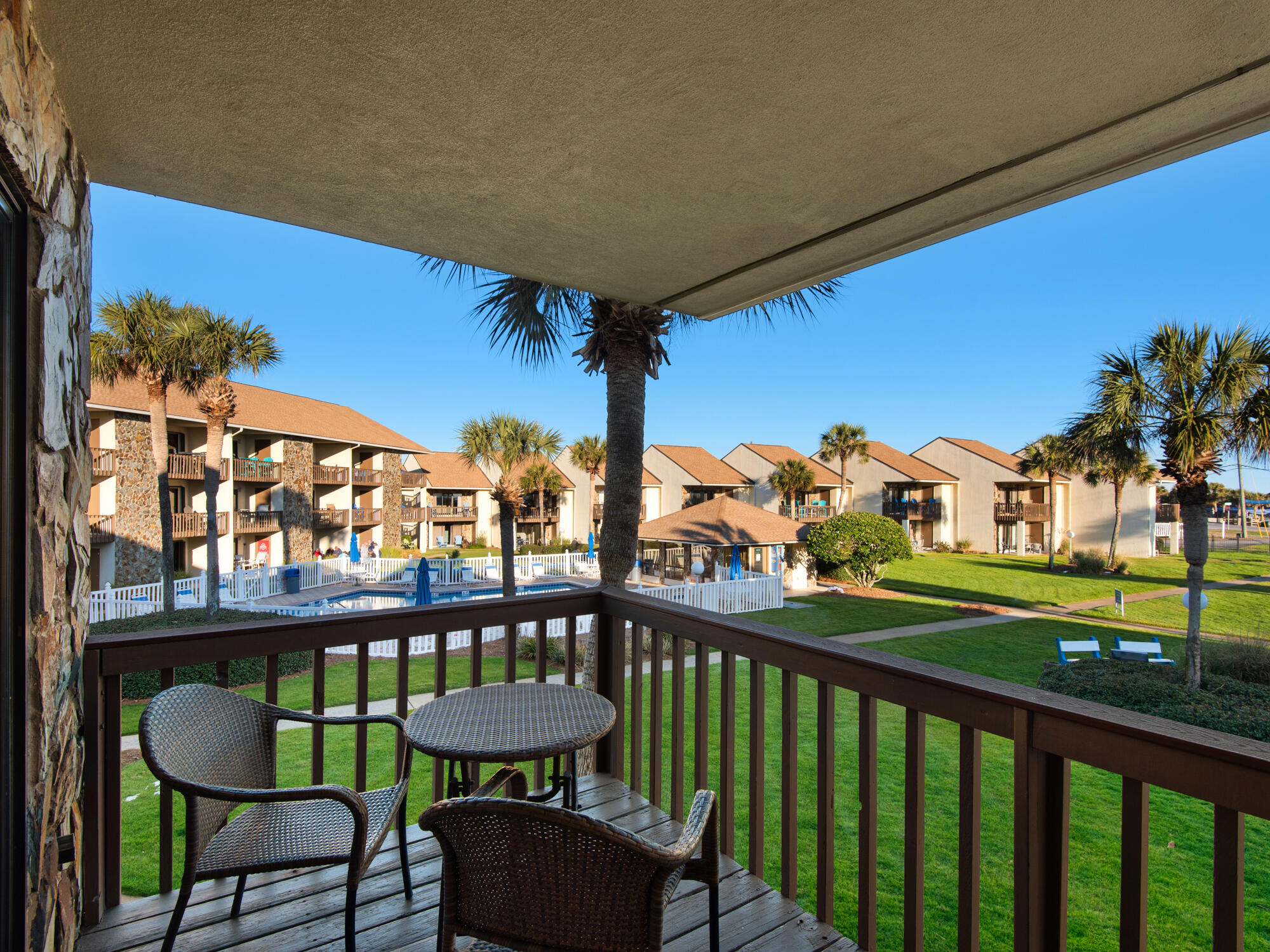 BLUE SURF T/H - Residential