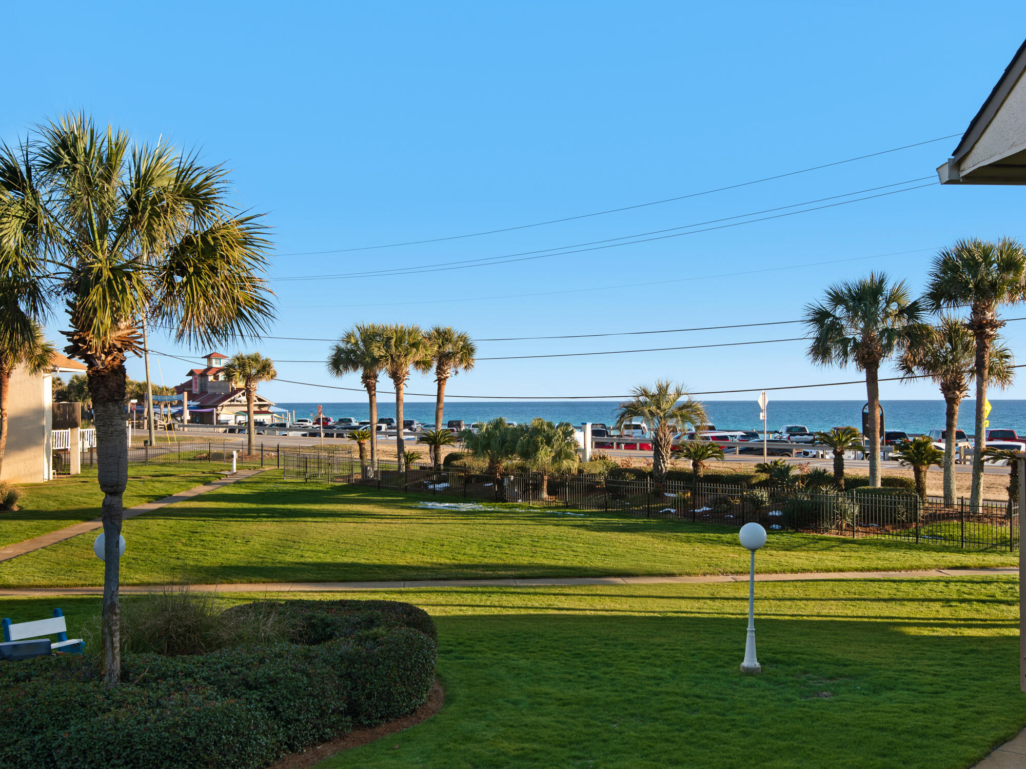 BLUE SURF T/H - Residential
