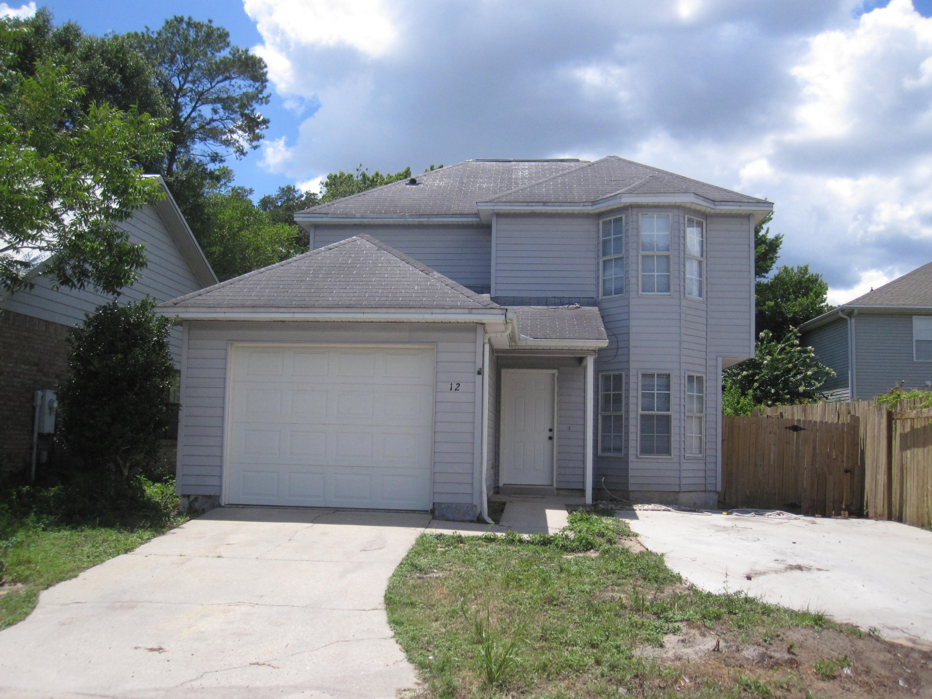 **Central Location to Air Force Bases**2 Bedrooms Upstairs**Living Room has Ceramic Tile**Dishwasher**W/D Hook-ups**Easy Maintenance Lawn**Sliding Glass Doors overlook Back Patio**No through traffic**Window unit AC**