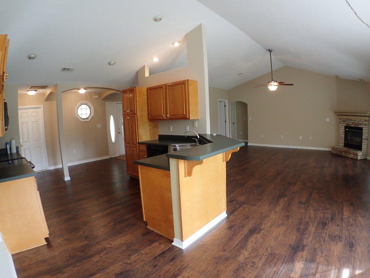 COUNTRY CLUB ESTATES - Residential