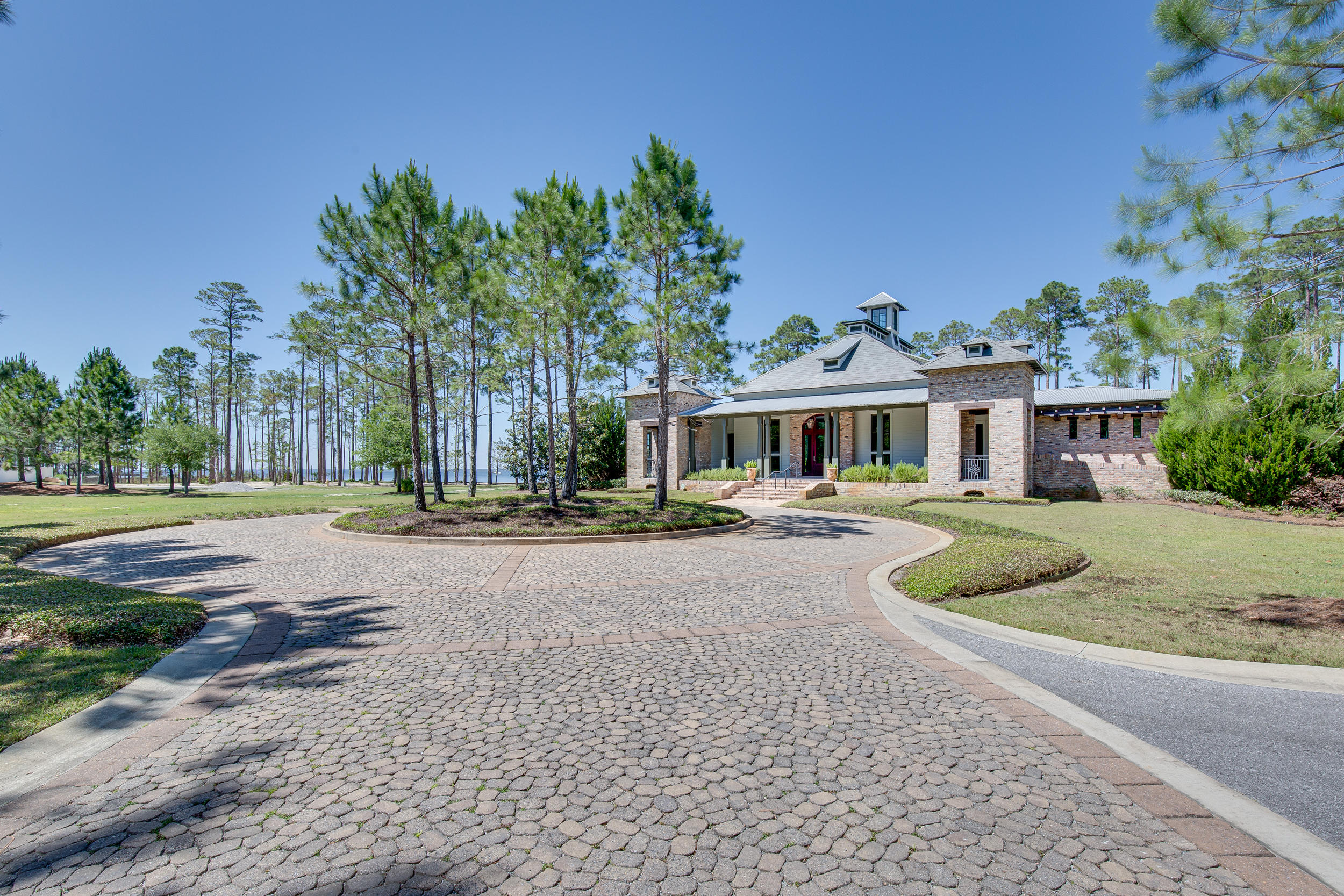 CHURCHILL OAKS - Land