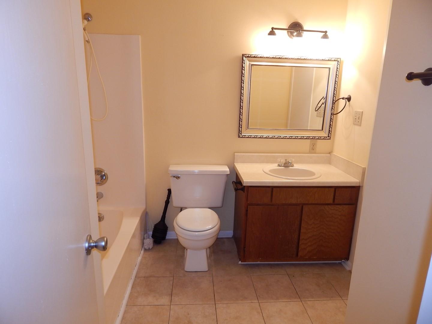 BIENVILLE SQUARE T/H - Residential Lease