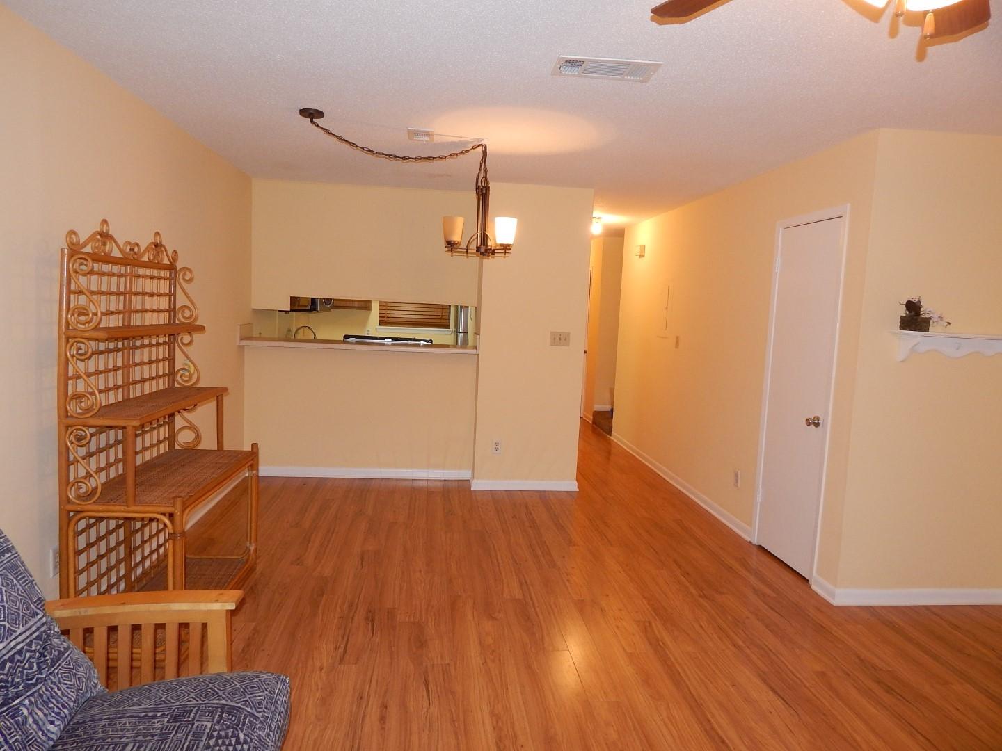 BIENVILLE SQUARE T/H - Residential Lease