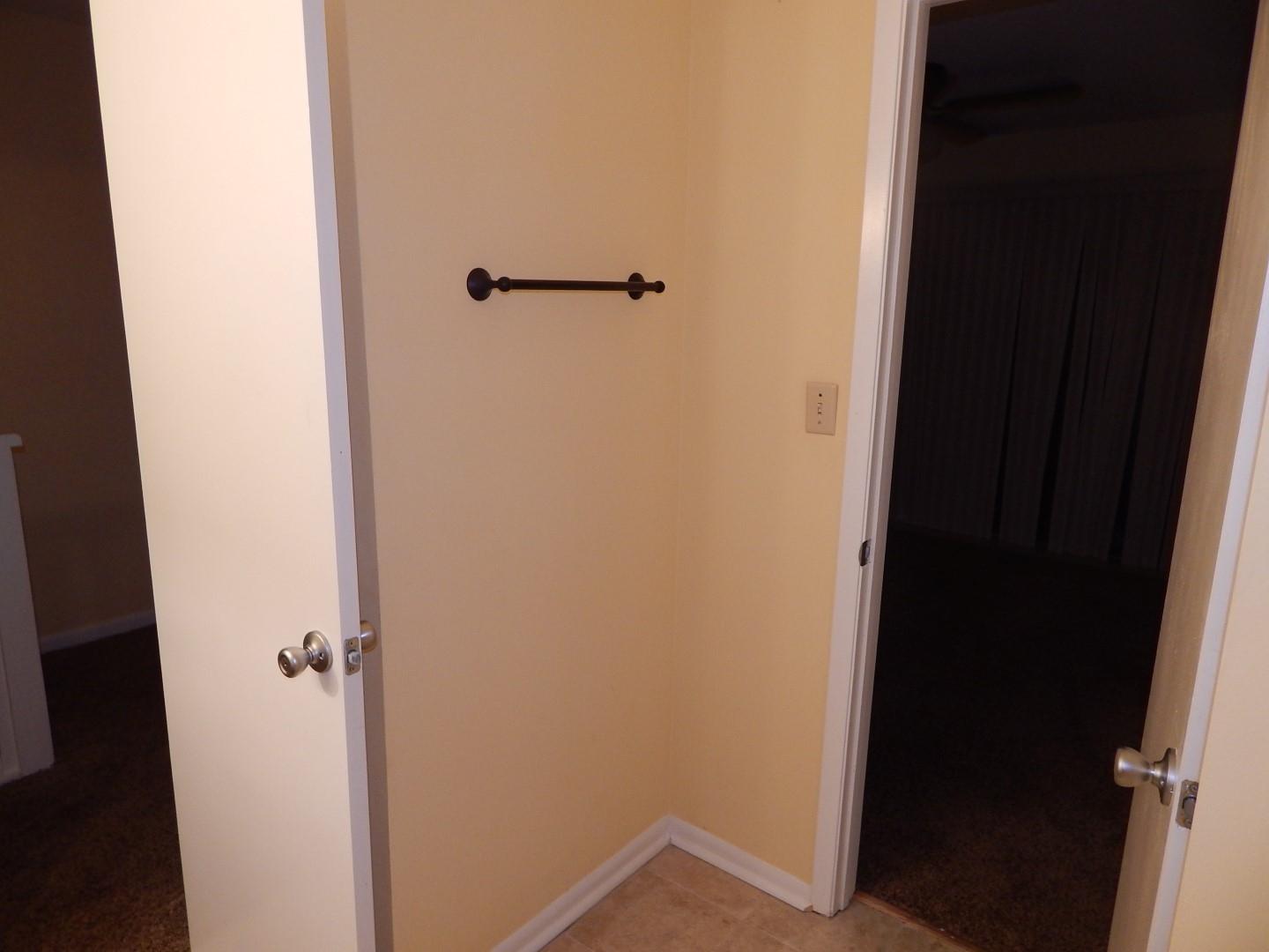 BIENVILLE SQUARE T/H - Residential Lease