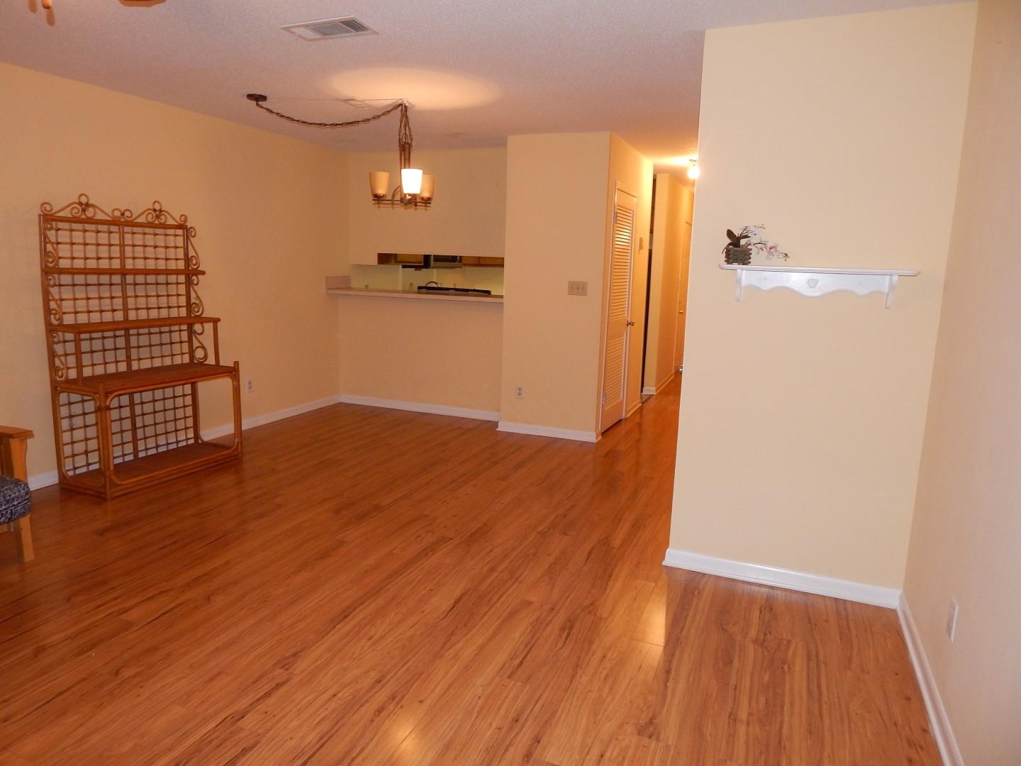 BIENVILLE SQUARE T/H - Residential Lease