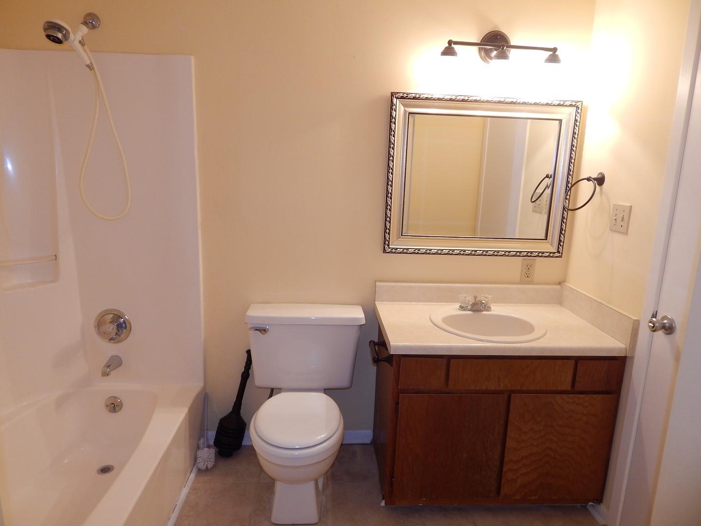 BIENVILLE SQUARE T/H - Residential Lease