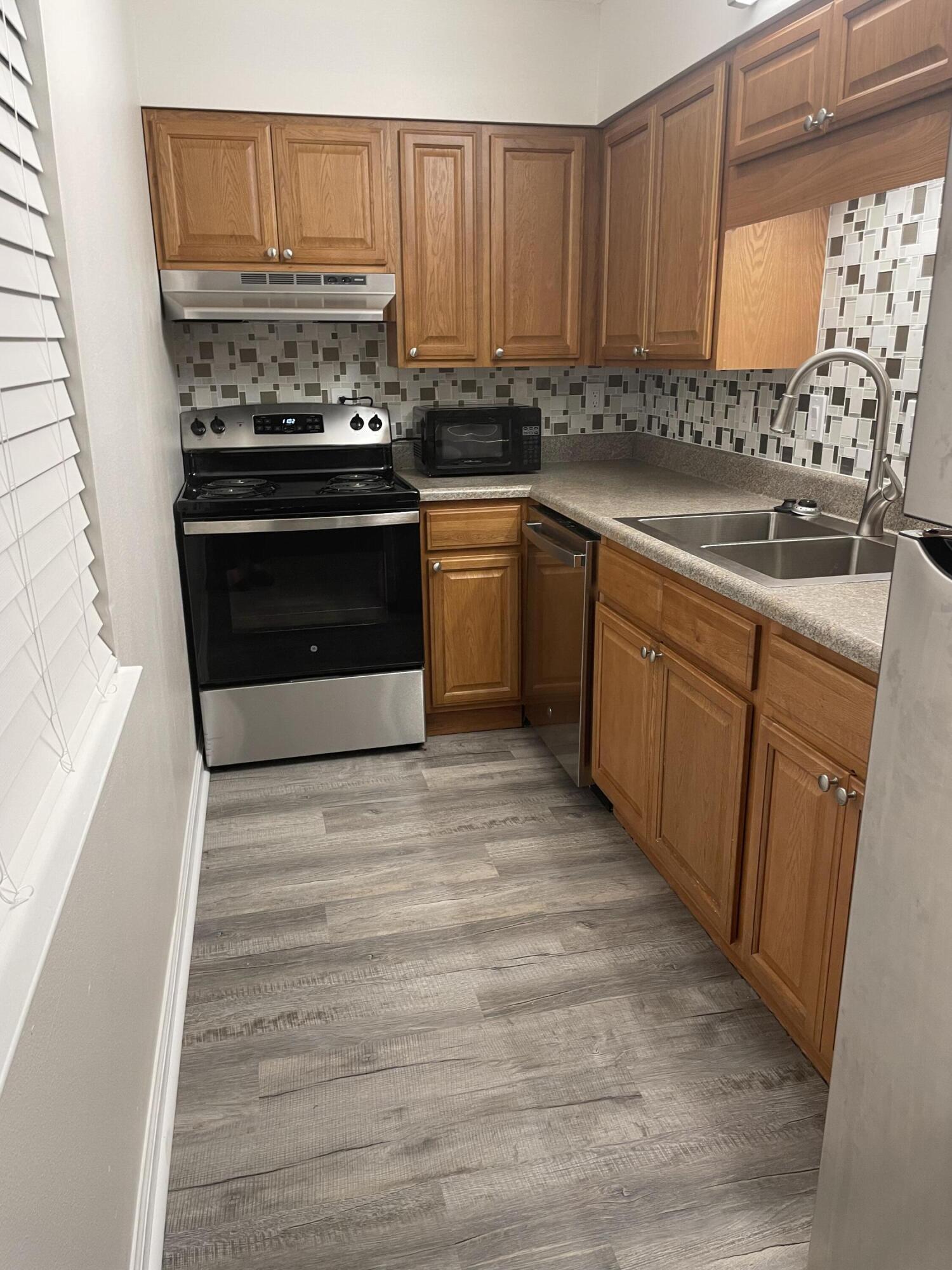 CEDARS THE - Residential Lease