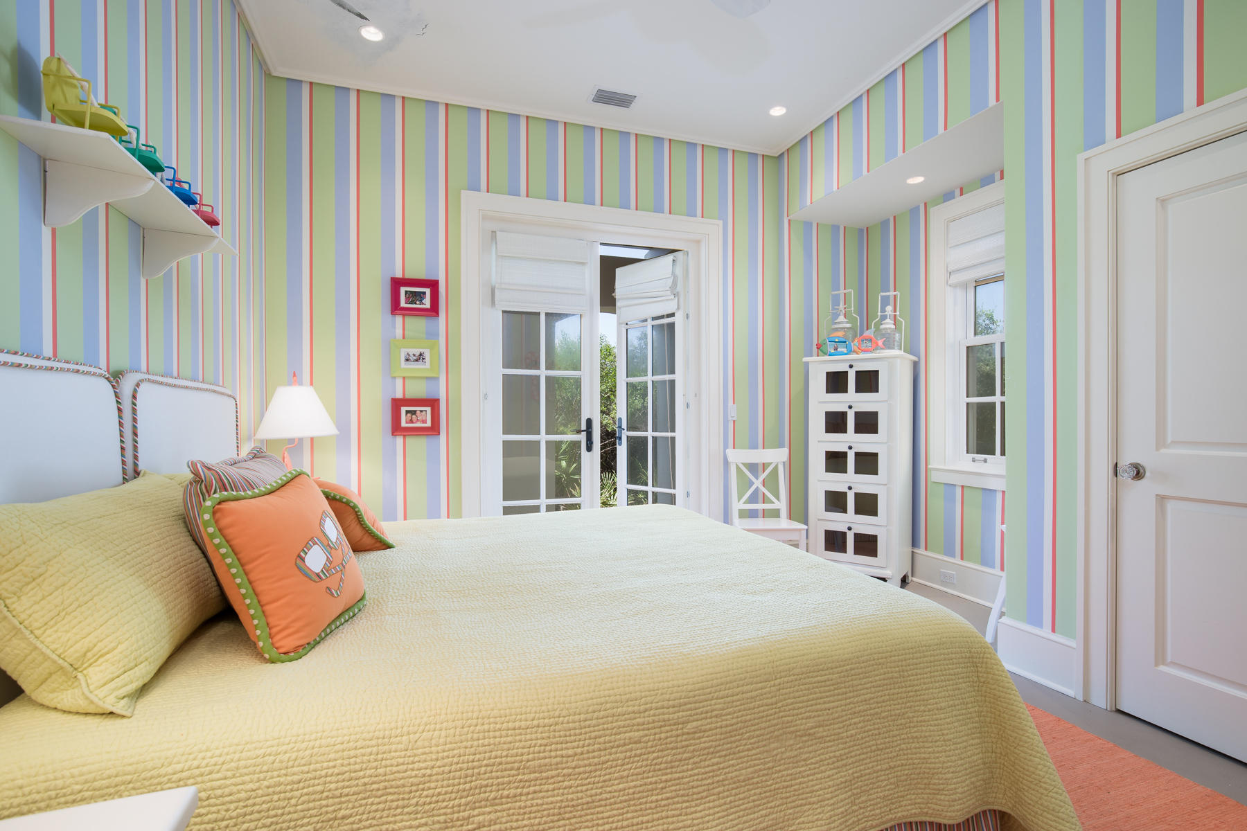 RETREAT THE - Residential