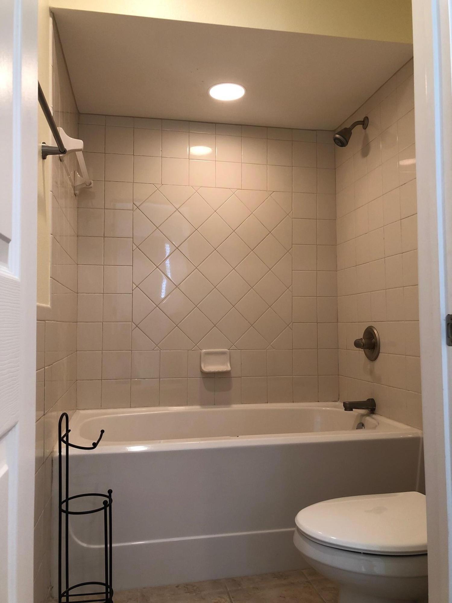 EAGLE BAY - Residential Lease
