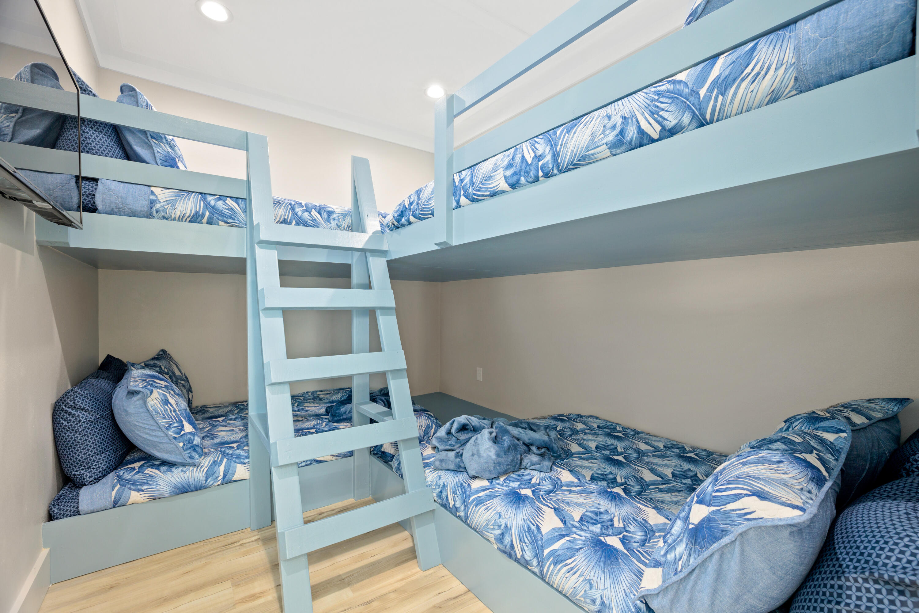 FRANGISTA BEACH 2ND ADDN - Residential