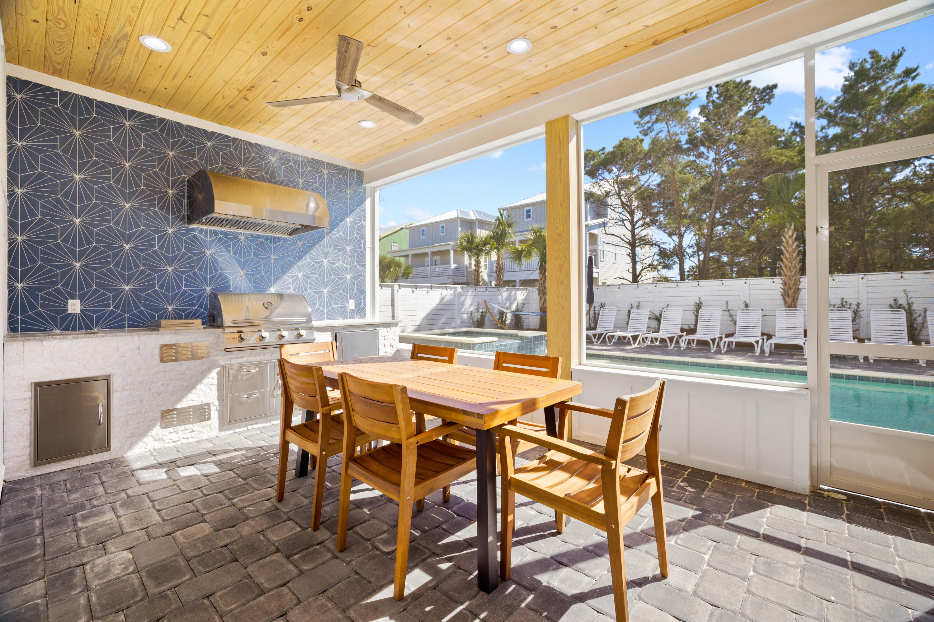 FRANGISTA BEACH 2ND ADDN - Residential