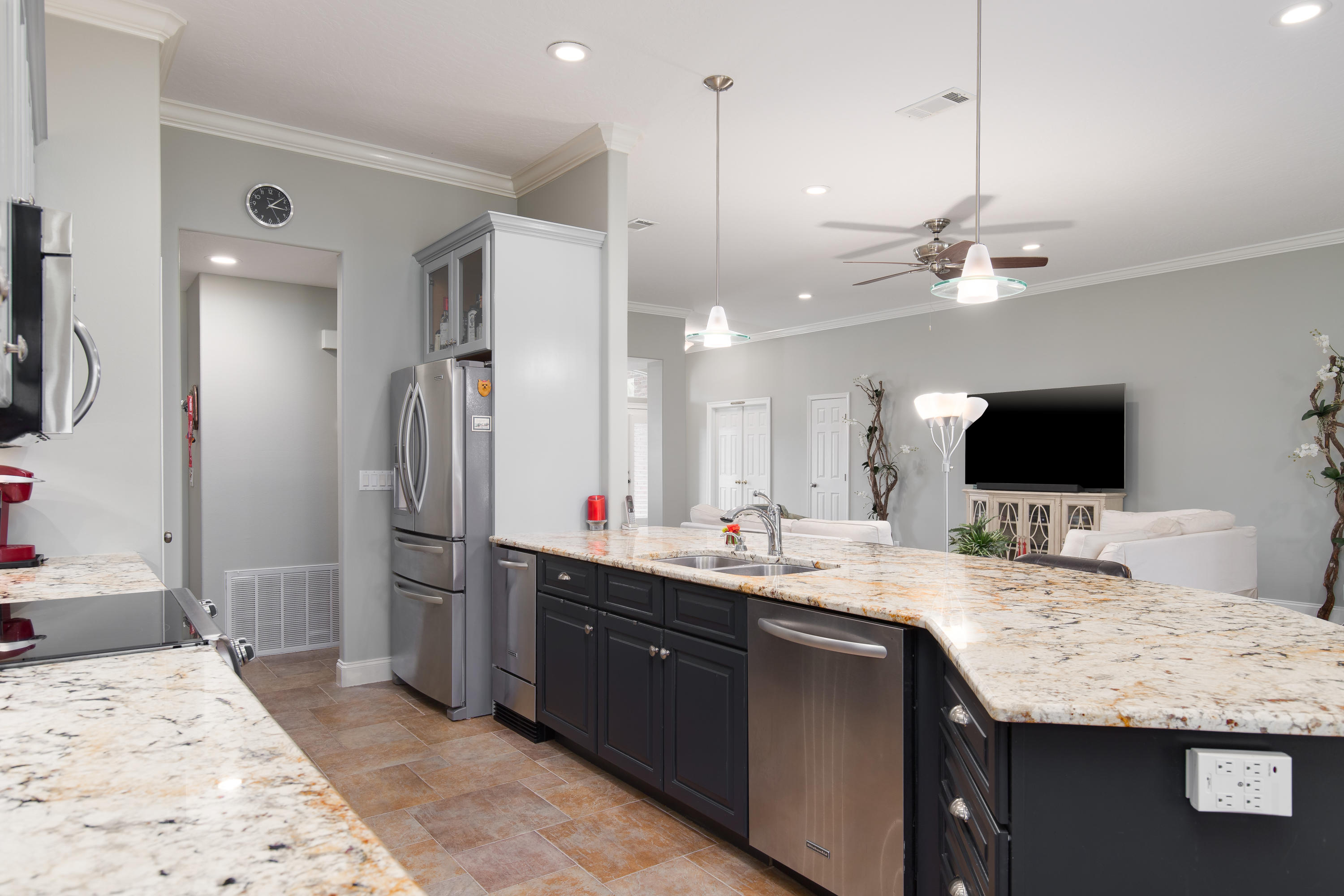AVALON BEACH ESTATES - Residential