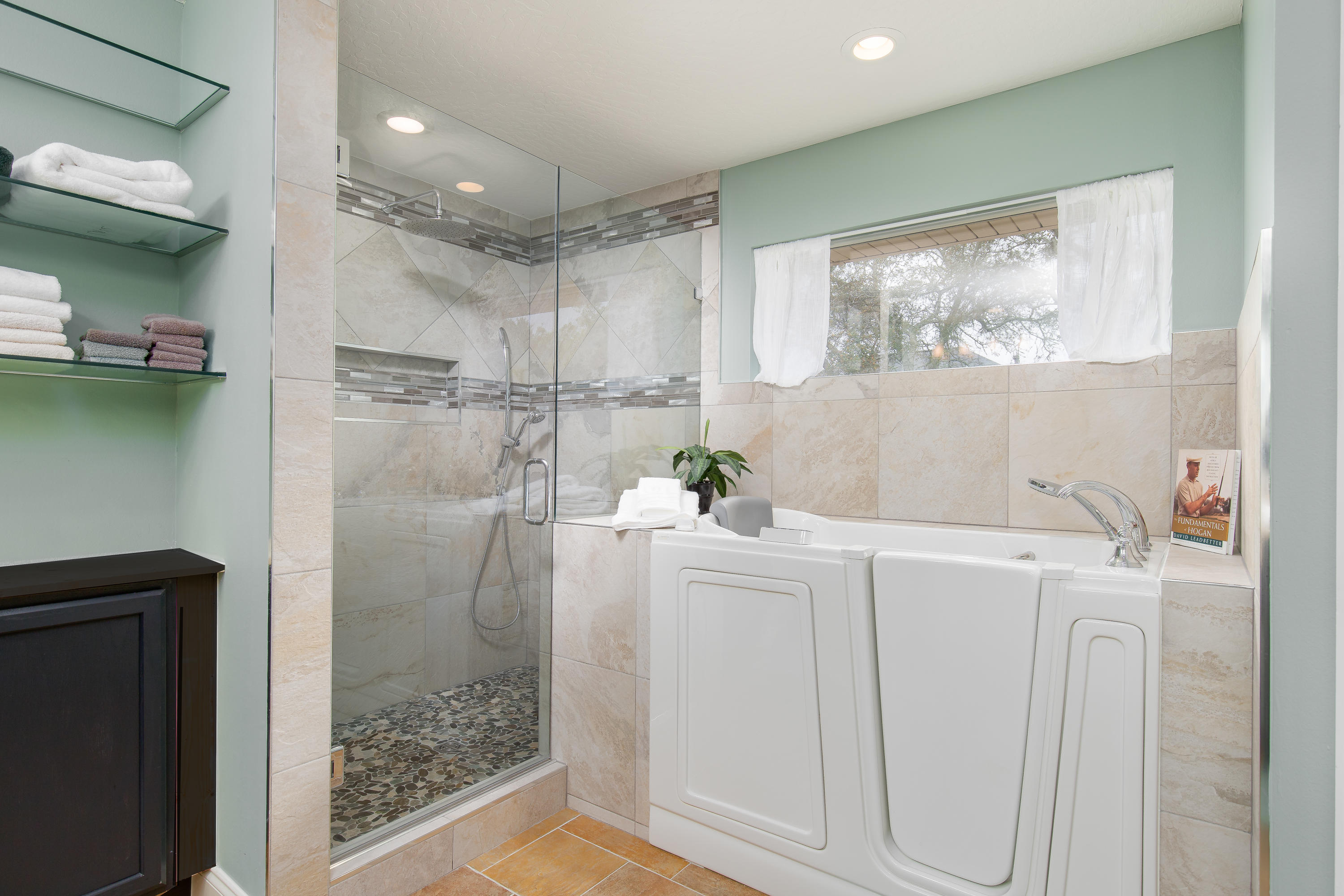 AVALON BEACH ESTATES - Residential