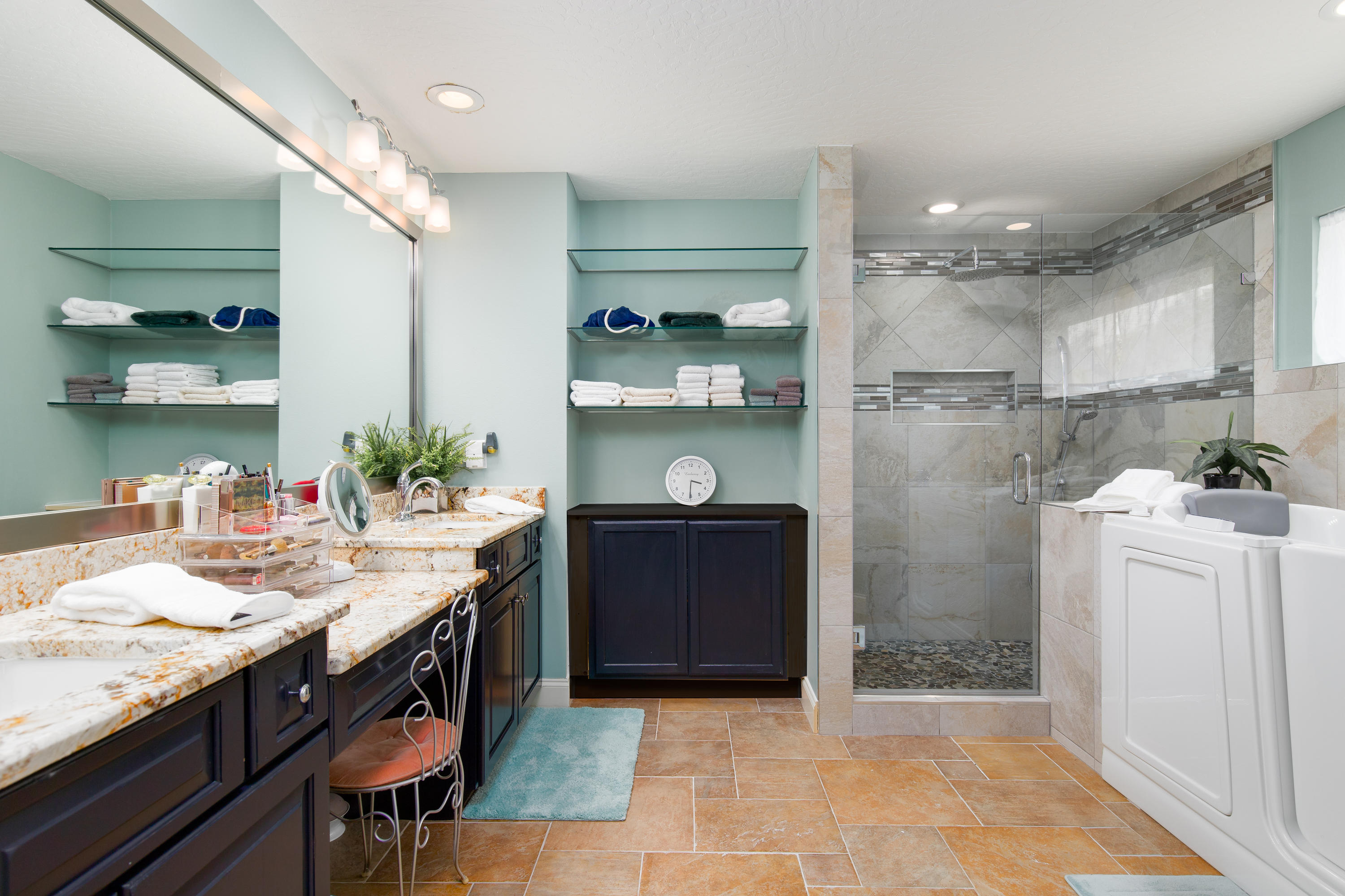 AVALON BEACH ESTATES - Residential